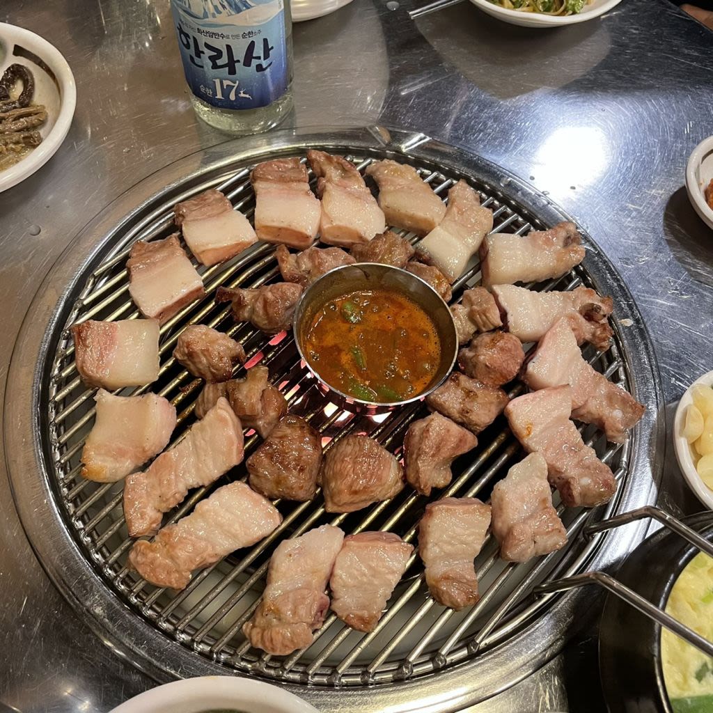 연탄과 친한 돼지