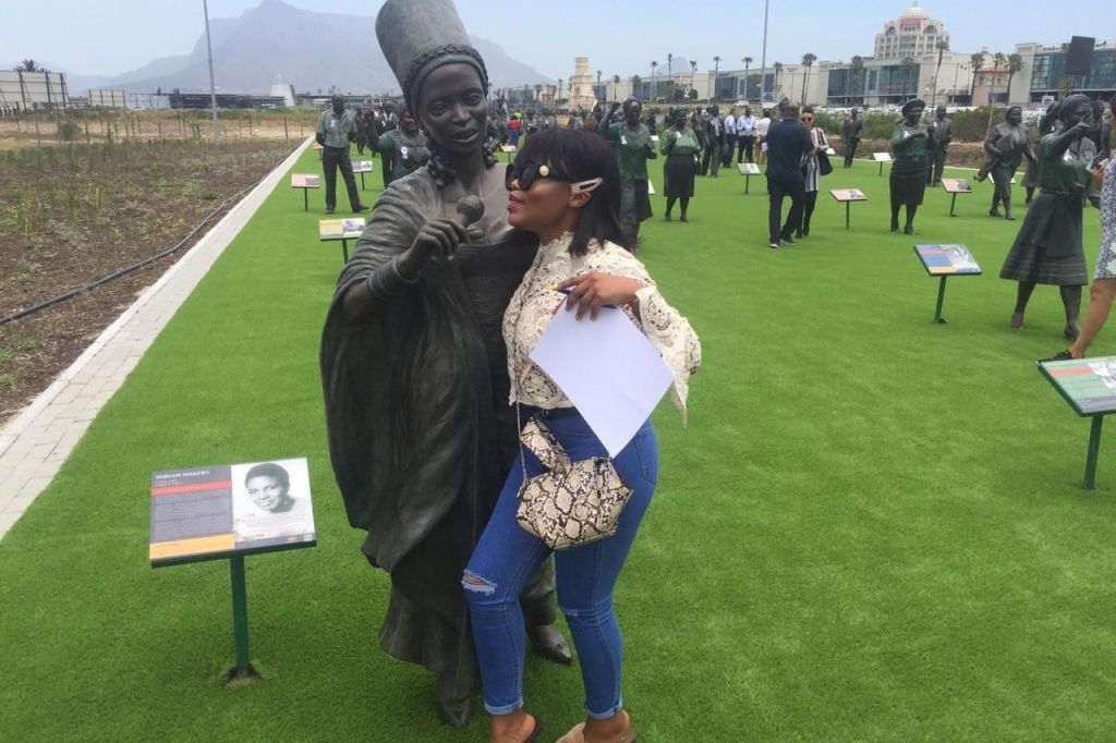 Mama Marriam Makeba - 음악을 통한 정치 활동가.