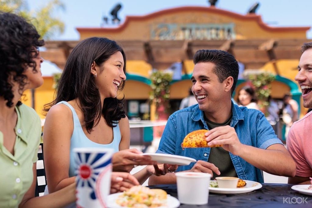 마법 같은 Alebrije Gardens에 위치한 Baja Taqueria는 정통 멕시코 맛을 추구하는 타코 애호가들의 등대로 자리 잡고 있습니다.