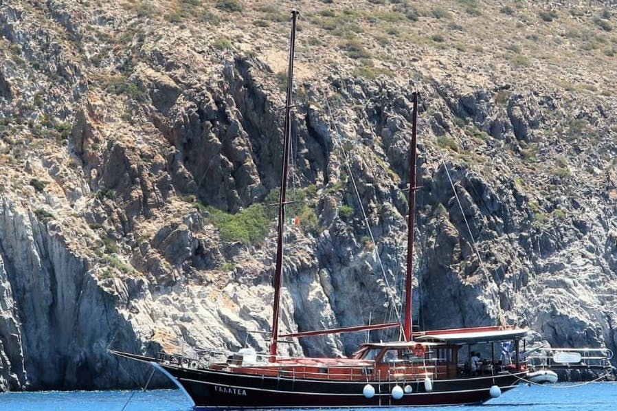 안티파로스 해안 동굴에서 만나는 갈라테아