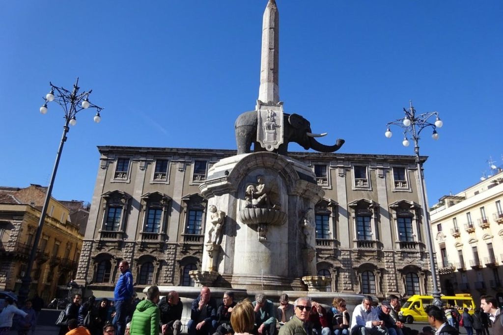 코끼리 분수 - 공급 업체와 함께 이것이 무엇인지 배우십시오!