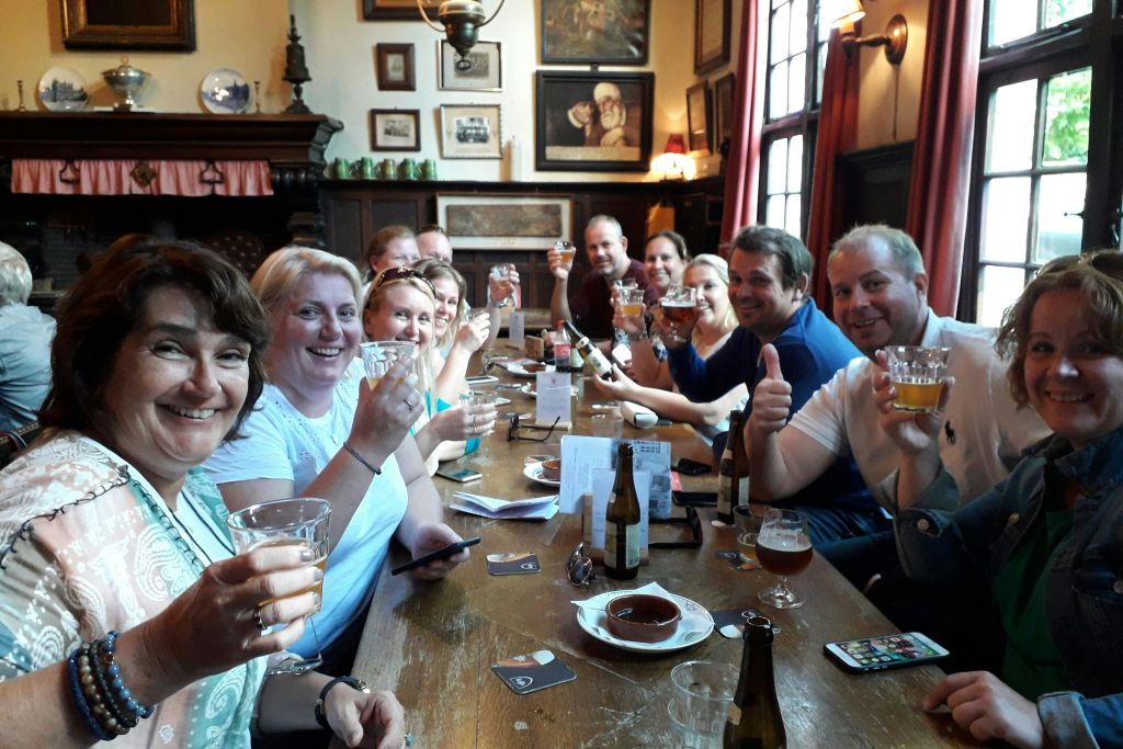 투어 중 그룹화하기