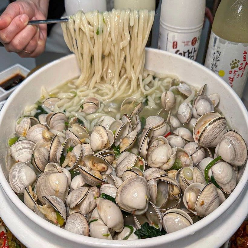 Jojo Kalguksu (Seongsu) Thumbnail 2