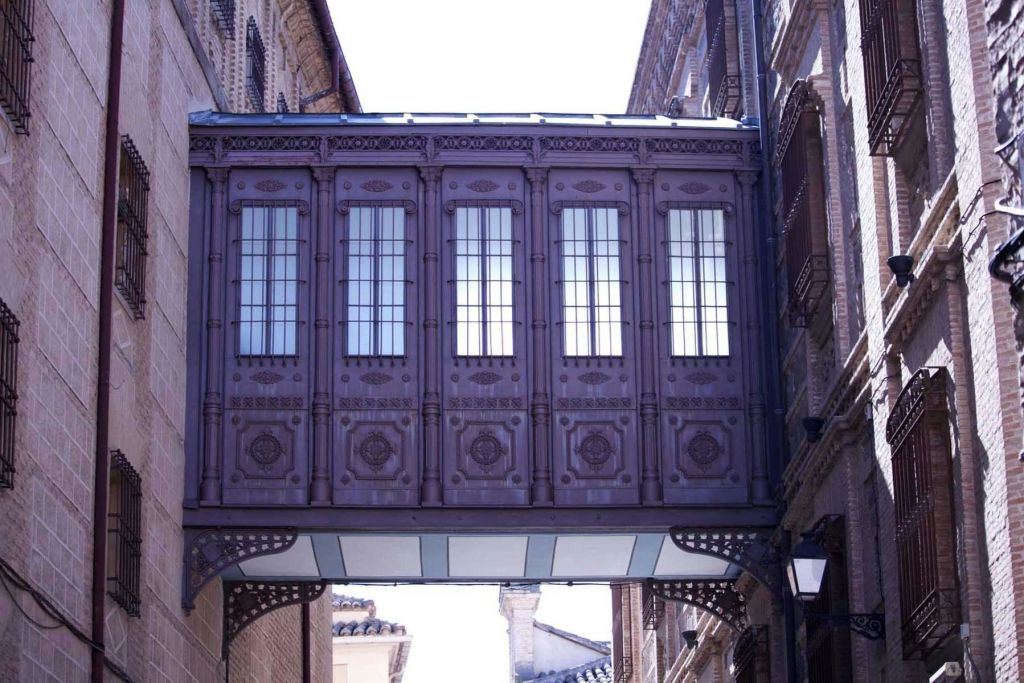 레알 콜레지오 데 라스 돈첼라스 노블레스