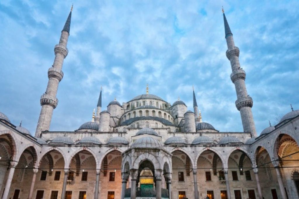 에유프 엘 엔사리 모스크