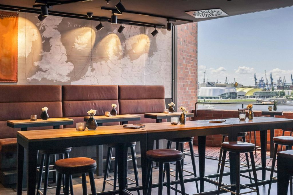 어드벤처 월드 투어