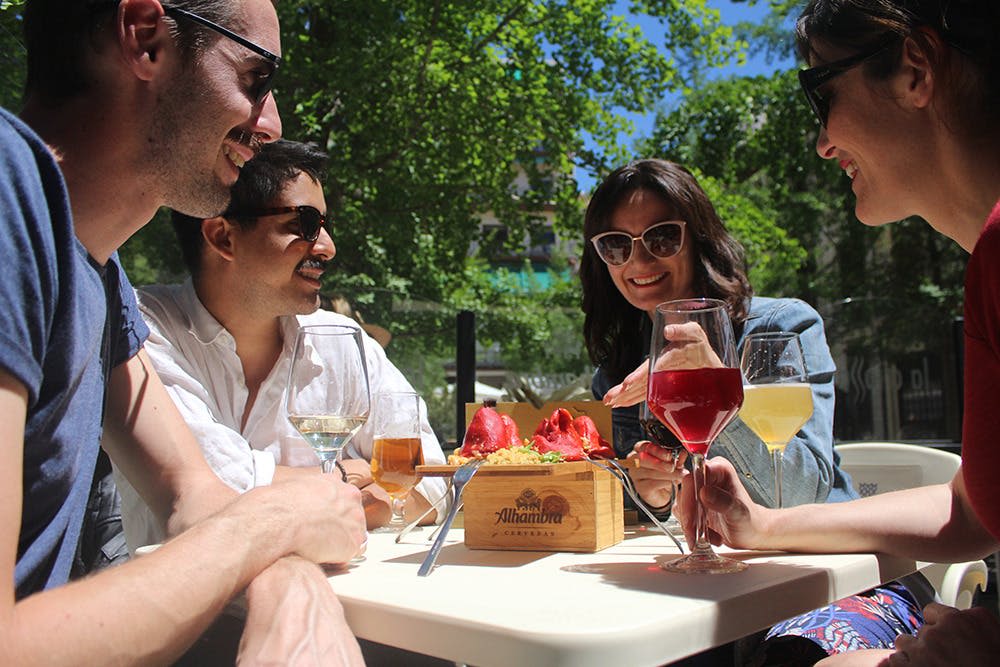 햇살 아래 즐기는 타파스