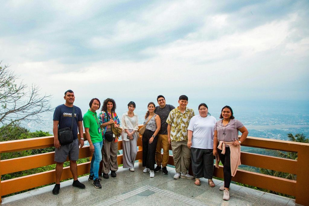 도이수텝 일출 투어