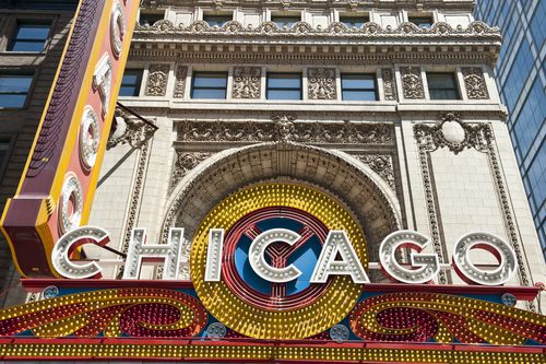 가이드 투어를 통해 Chicago Theatre Marquee에 대해 모두 알아보세요.