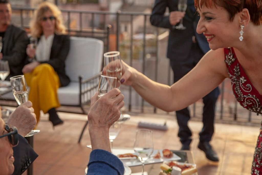 예술가와 함께 건배하기