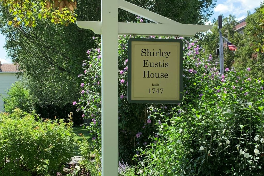 Shirley Place 표지판