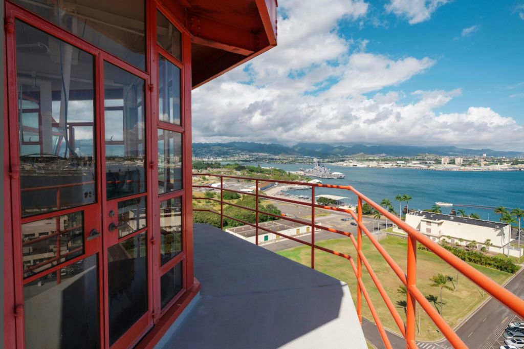 포드 아일랜드 컨트롤 타워 꼭대기