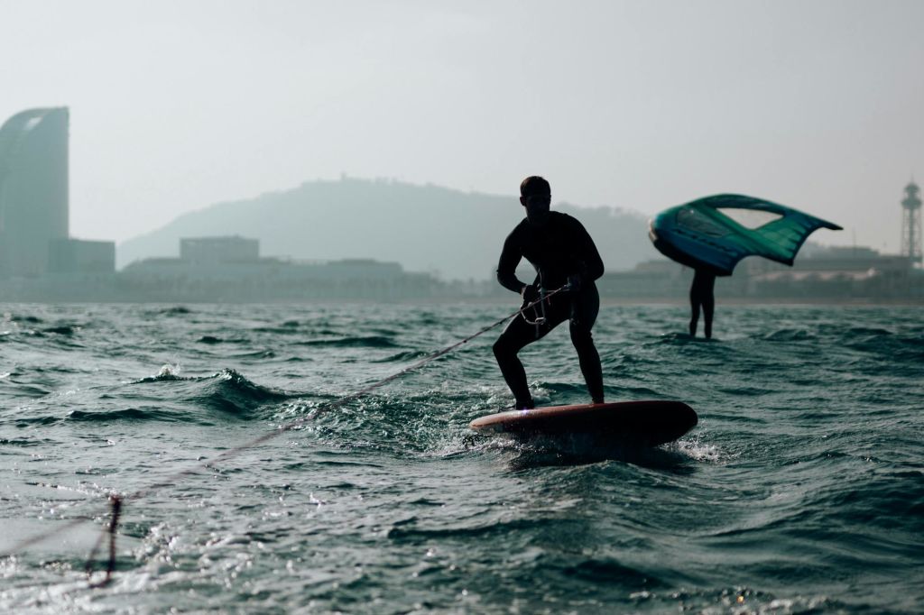 웨이크포일링하는 사람