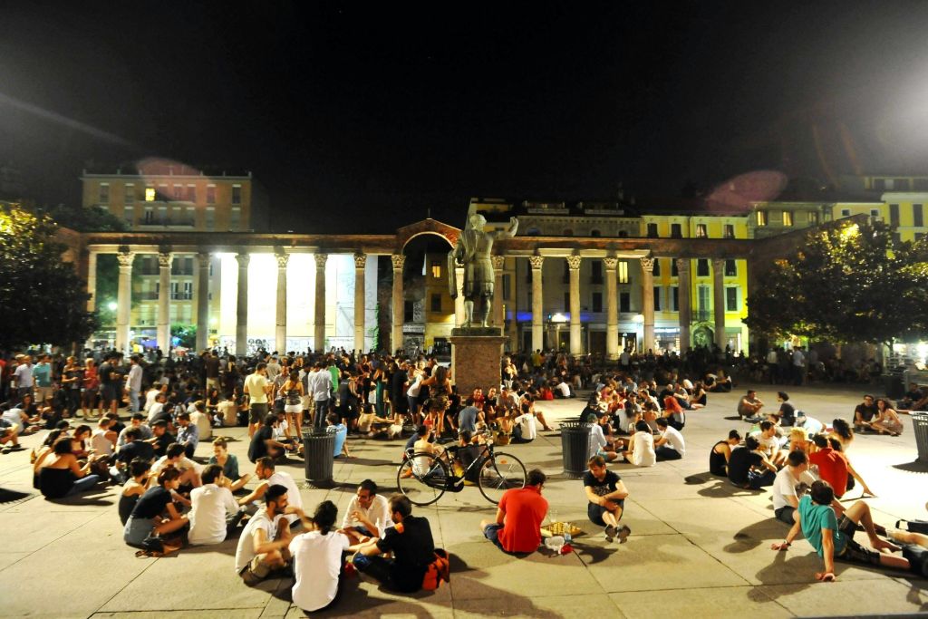 밀라노 광장 야간 투어 - 이탈리아 펍 투어