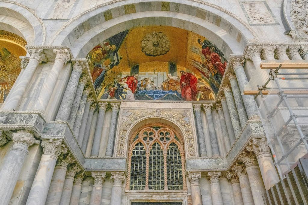 틈새 주요 외관