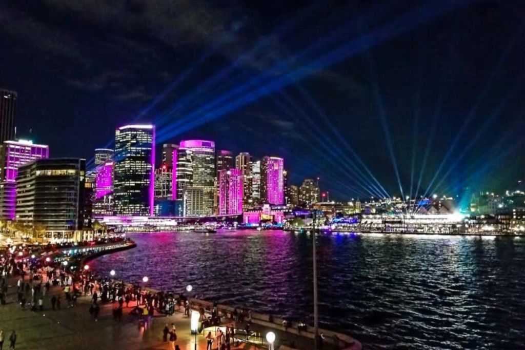 선더 제트: 30분간 즐기는 비비드 크루즈