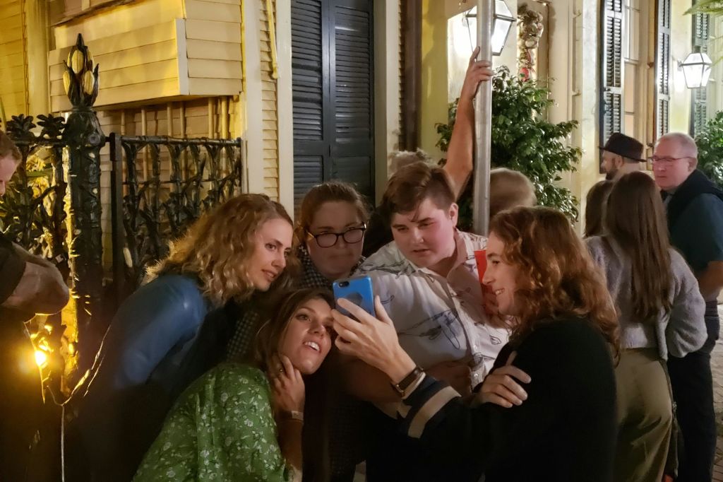 앤드류 잭슨 호텔에서 유령 사진 공유하기