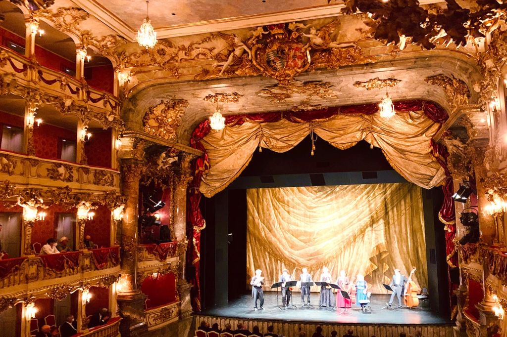 레지던스 쿠빌리에스 극장