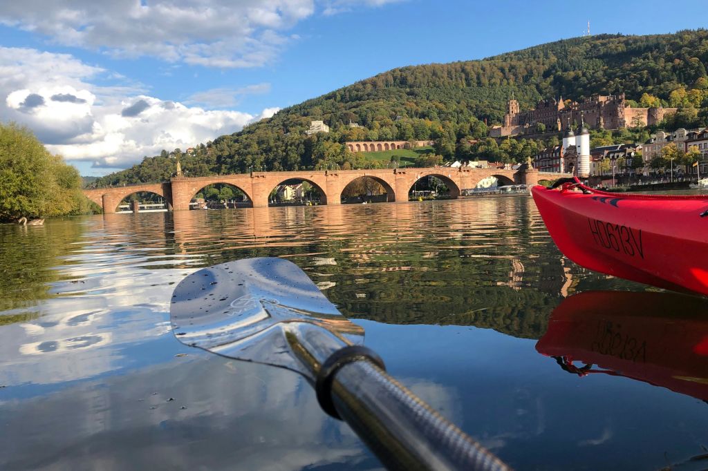 Alte Brücke vom Kajak aus gesehen
