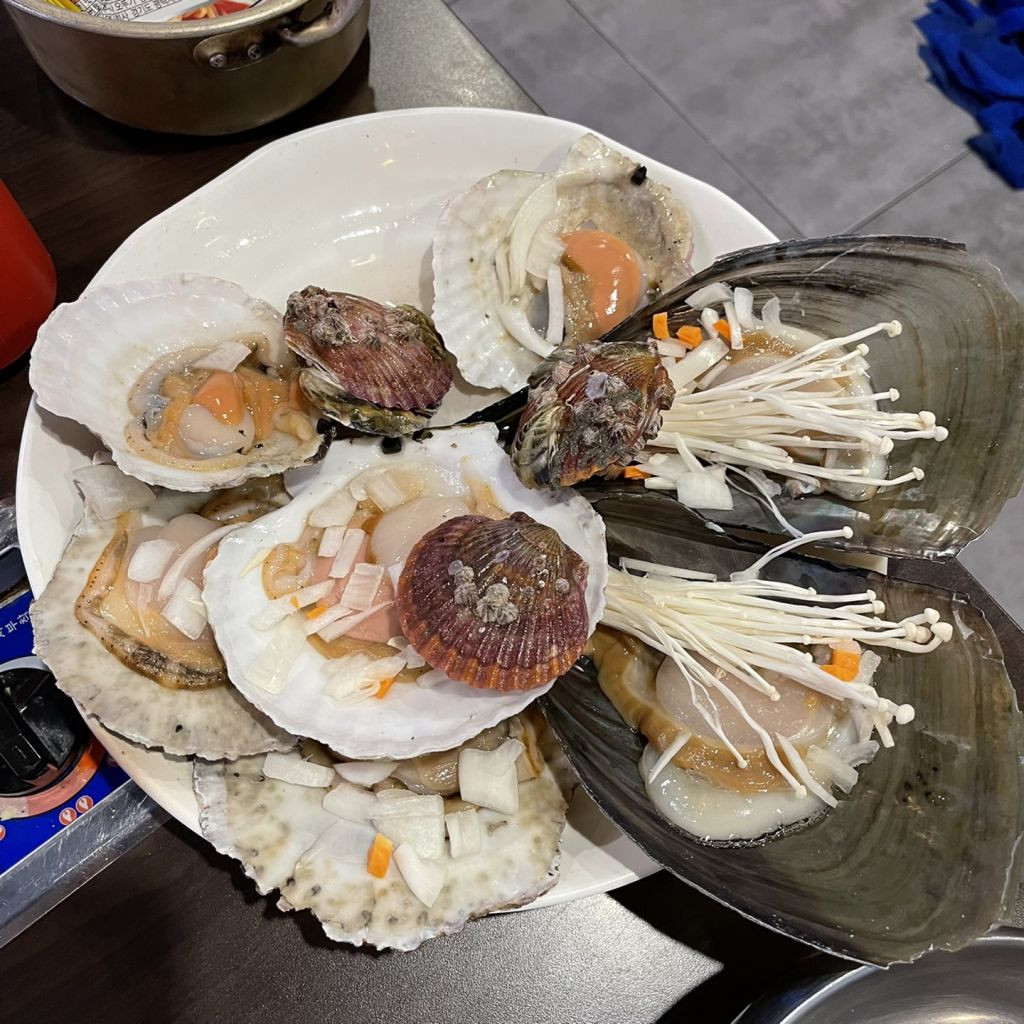 더 명품 해물탕 조개구이 회 곰장어 중동 점