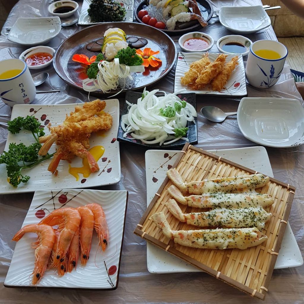 영덕 강구항 대게 직판장 대명 대게