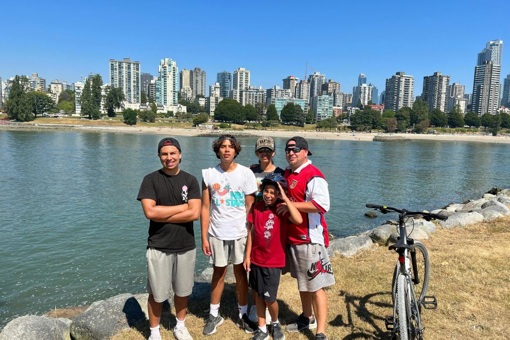 키칠라노에서 정차.