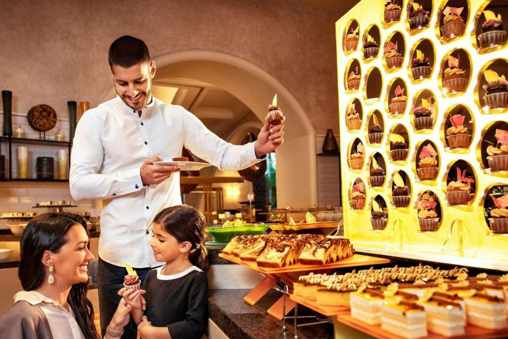 아틀란티스 더 팜 (Atlantis the Palm) 에서 즐기는 사프란 디너 뷔페 (청량 음료 포함)