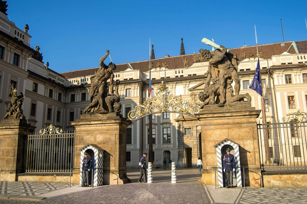 성 경비대 보기