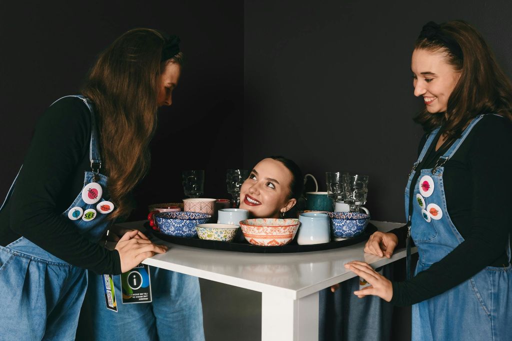 접시에 담긴 머리