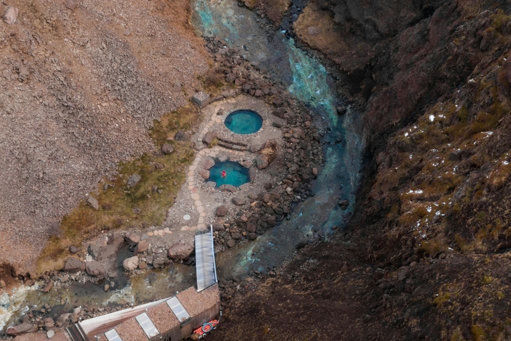 계단에서 협곡으로 목욕하기