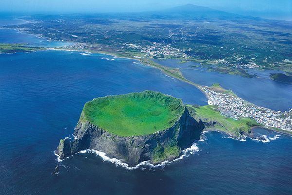 [中文/西帰浦出発]済州島自然1日満喫ツアー（スカイウォーターショー付き）