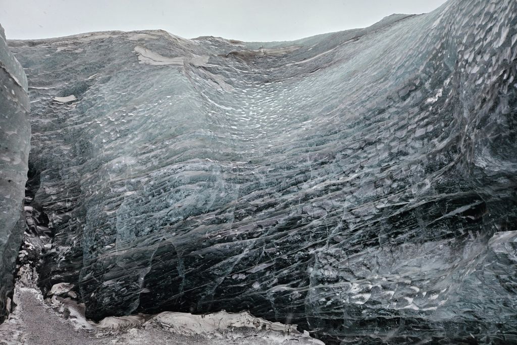 빙하의 줄무늬와 선을 최면으로