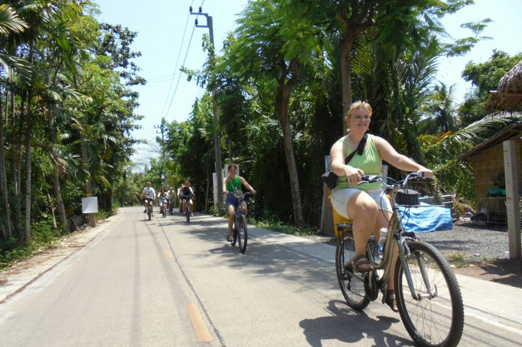 아침에 즐기는 자전거 투어