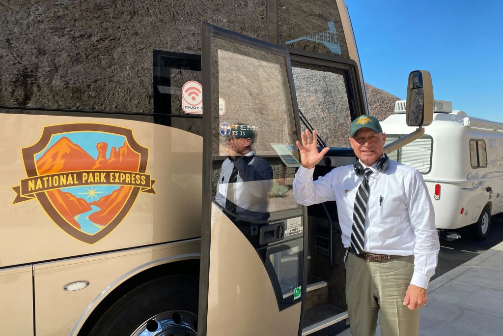 내셔널 파크 익스프레스 모터코치
