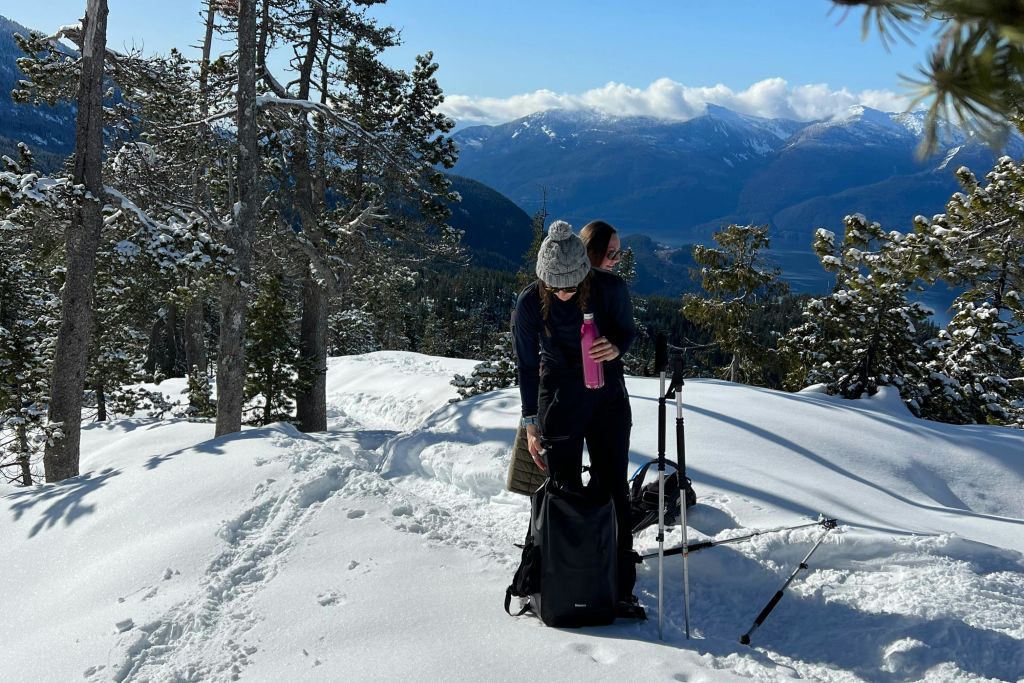 산 정상에 서는 것보다 더 좋은 느낌은 없습니다.