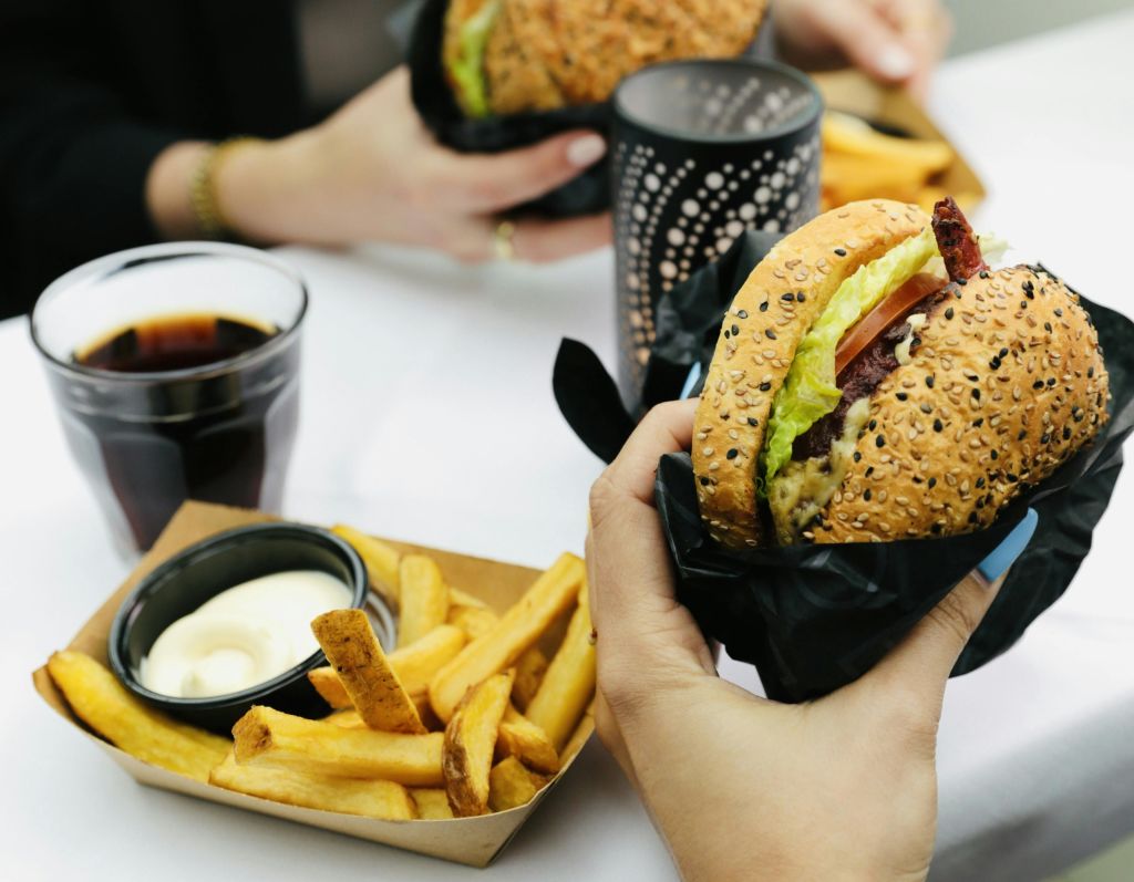 레스토랑 맥주 & 배럴과 함께하는 햄버거 디너 크루즈