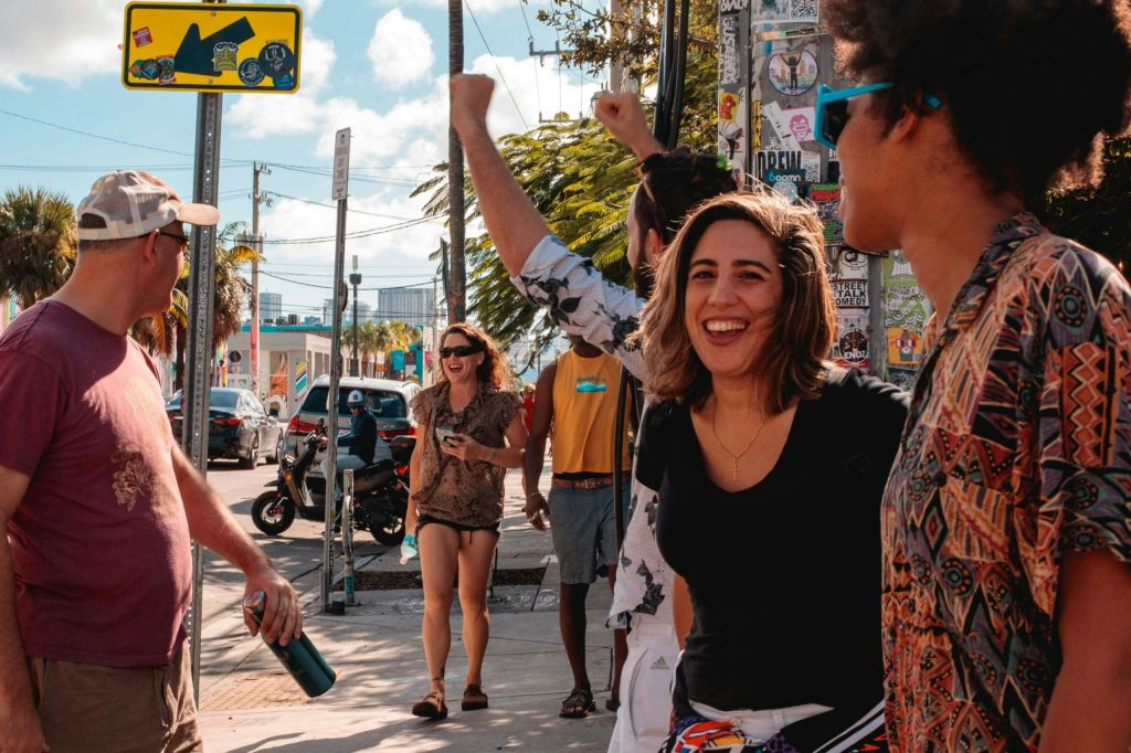 윈우드 월스 거리 벽화 & 동네 도보 투어