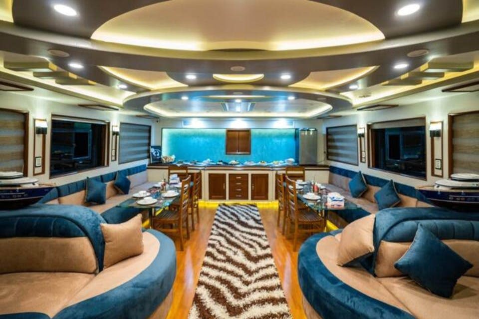 our-boat-salon