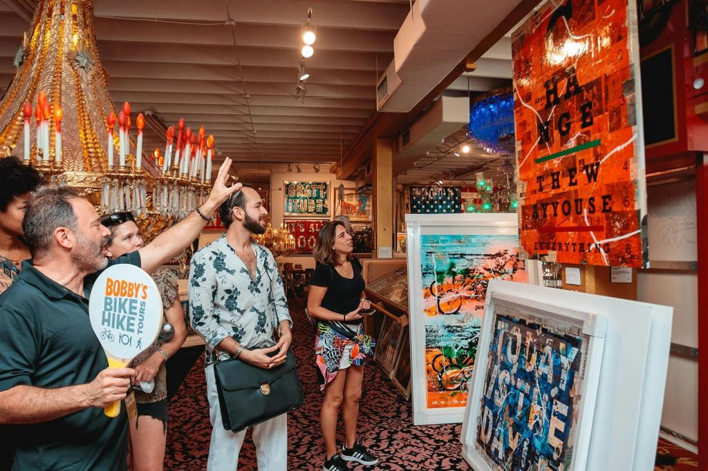 윈우드 월스 거리 벽화 & 동네 도보 투어