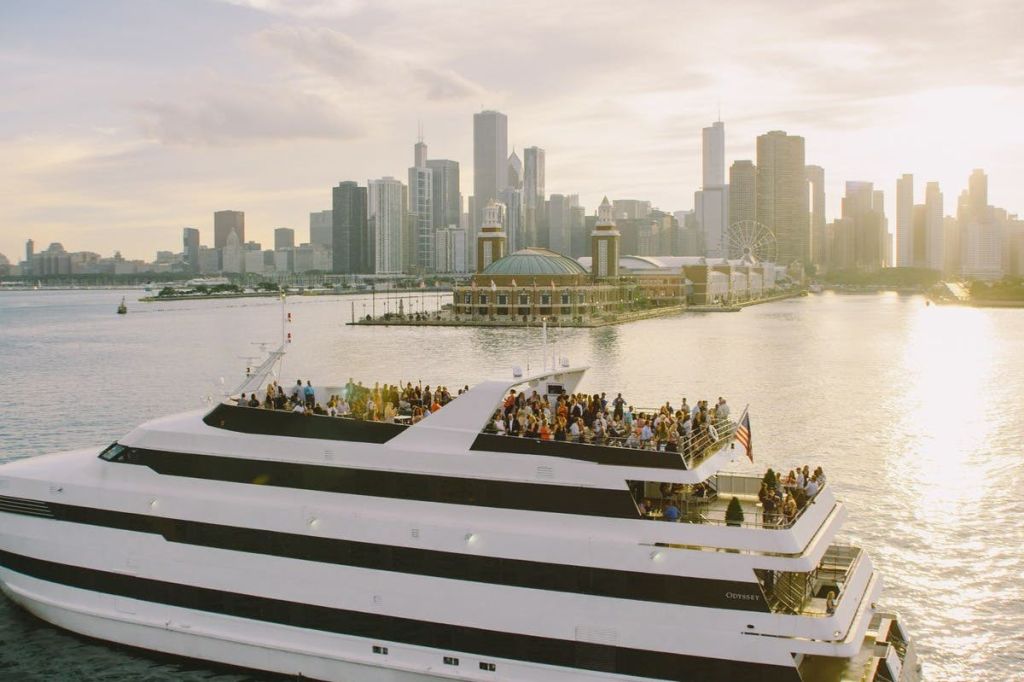 미시간 호수에서 즐기는 프리미어 브런치 크루즈