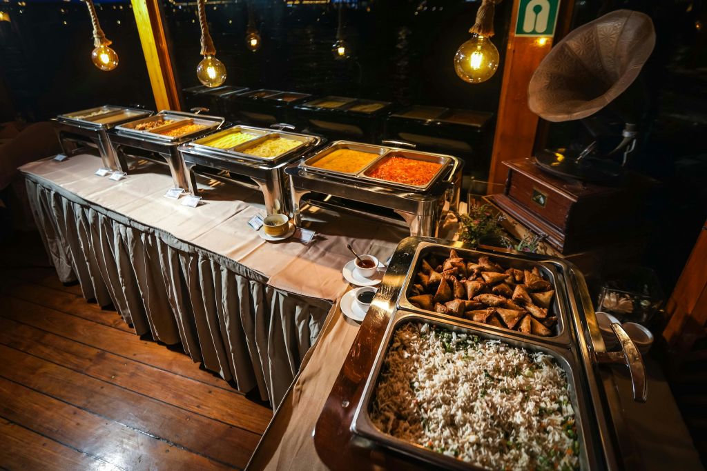 뷔페 로어 데크