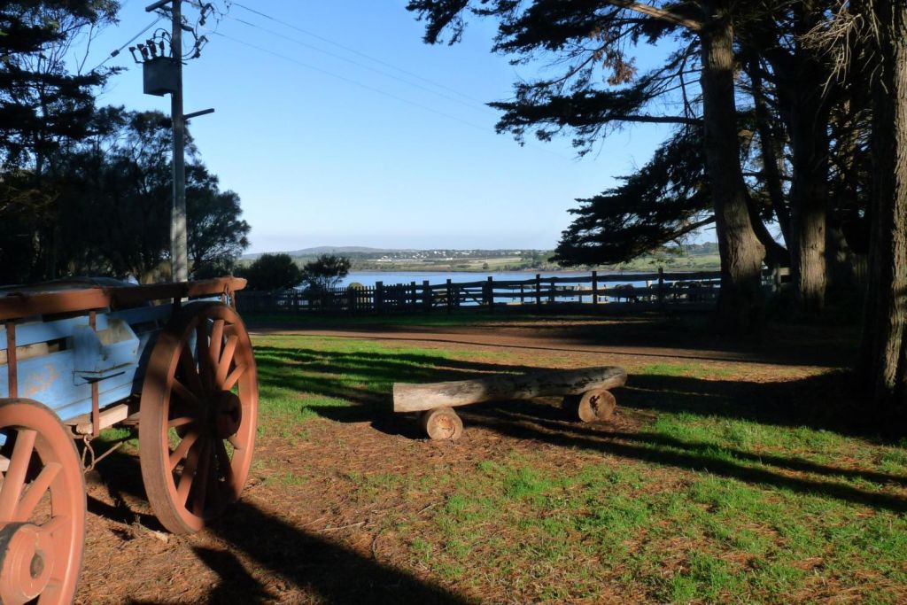 Visit Churchill Island for afternoon tea (own expense)