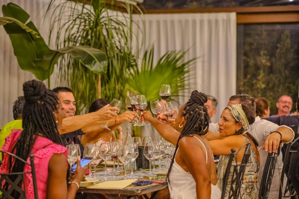 지하실에서 즐기는 토스트