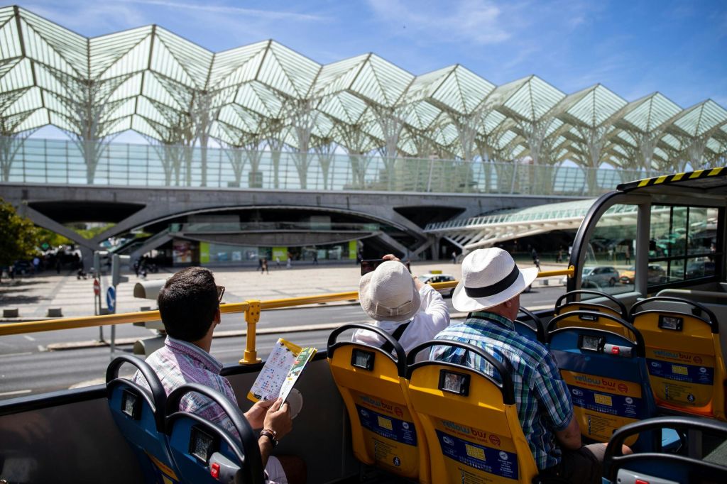 현대적인 리스본 투어 (버스 출발)