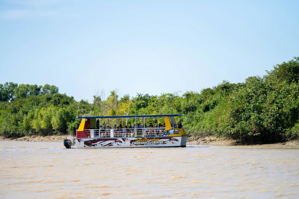 애들레이드 강에 위치한 맞춤 제작 선박, 크록캣 (Croc-Cat)
