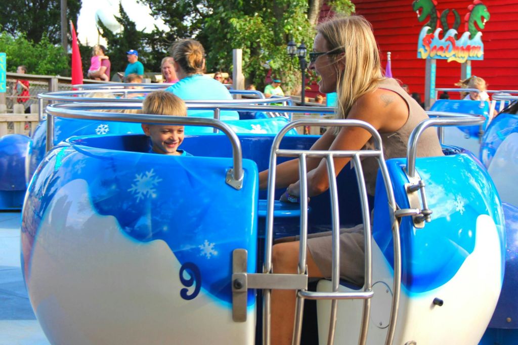 스노우볼을 타고 몸을 돌리세요