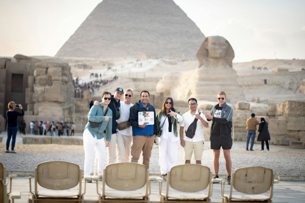 기자 피라미드와 스핑크스를 둘러보는 최고 평점 투어. 호텔 픽업, 낙타 타기 (30분), 사진, 자격을 갖춘 가이드 포함