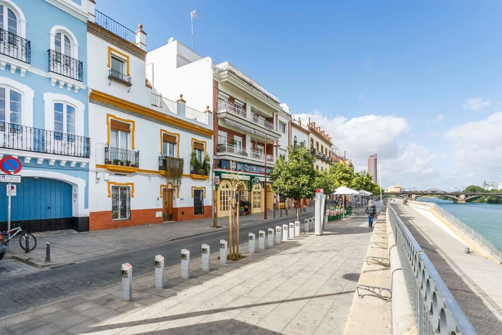 그림 같은 베티스 거리 풍경