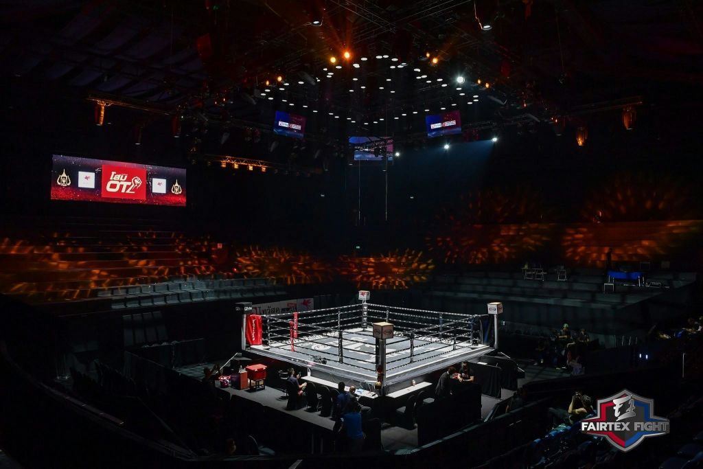 룸피니 복싱 스타디움에서 열리는 무에타이 경기