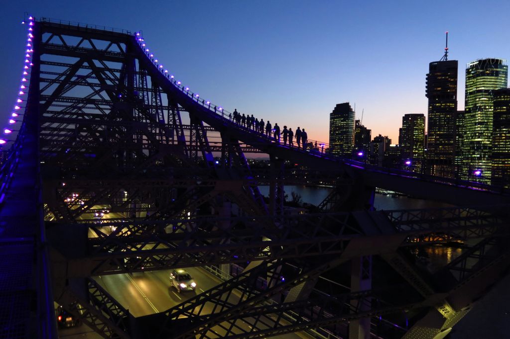 스토리 브리지 등반